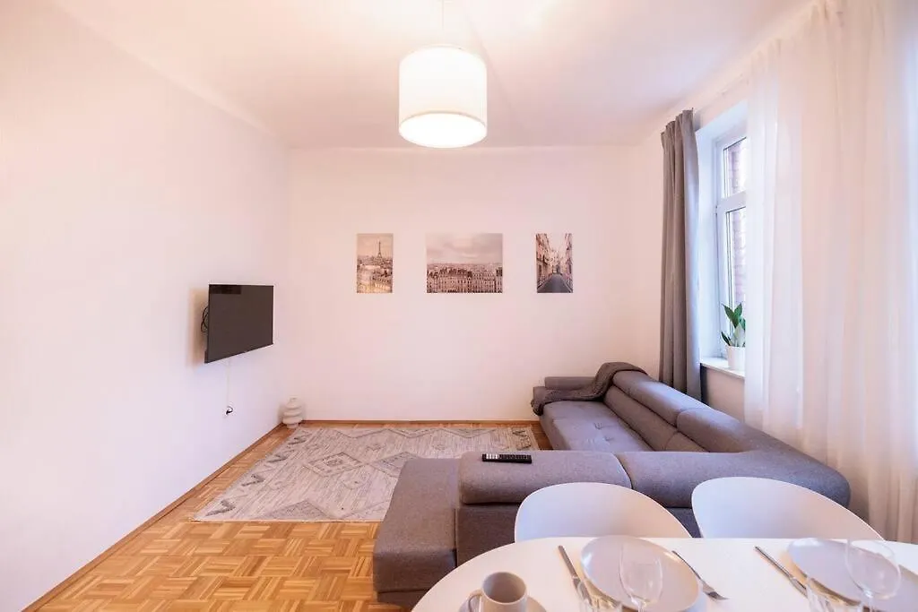 Geraeumige Und Ruhige Wohnung Am Kanal Hannover Duitsland