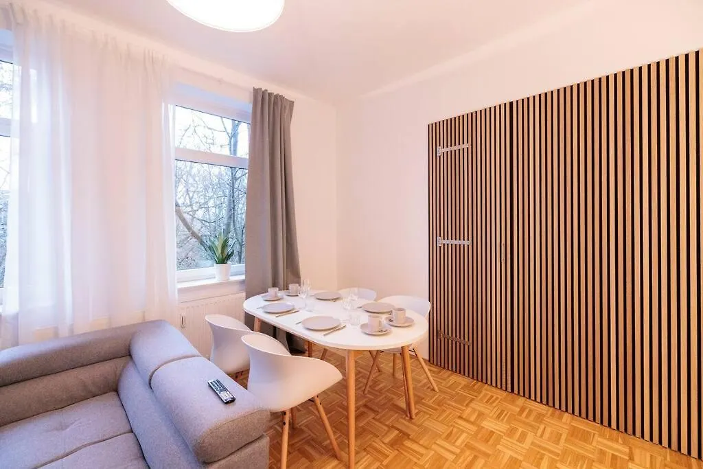Geraeumige Und Ruhige Wohnung Am Kanal Hannover Appartement