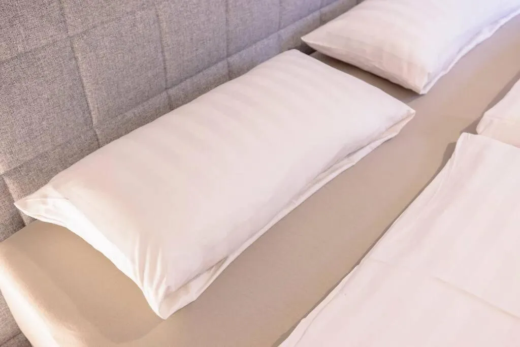 Appartement Geraeumige Und Ruhige Wohnung Am Kanal Hannover Duitsland
