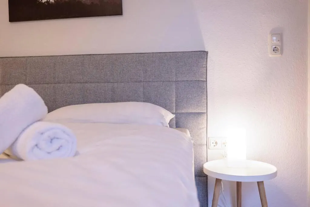 Geraeumige Und Ruhige Wohnung Am Kanal Hannover Duitsland