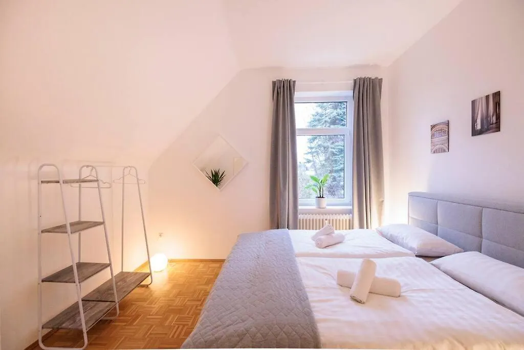 Geraeumige Und Ruhige Wohnung Am Kanal Hannover 0*,  Duitsland