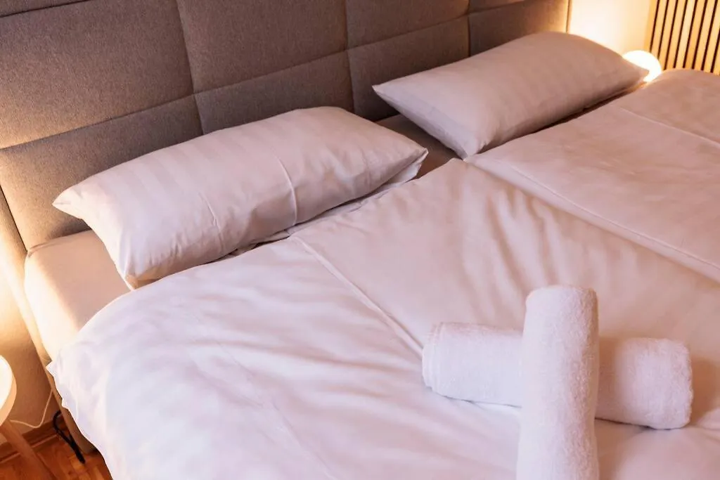 Geraeumige Und Ruhige Wohnung Am Kanal Hannover Appartement